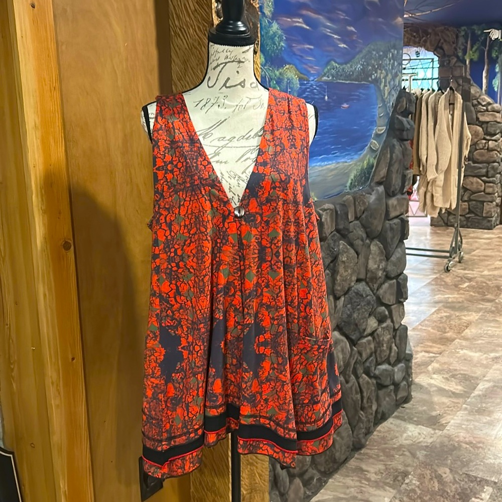 NWT Parsley & Sage Red Multi Swing Vest